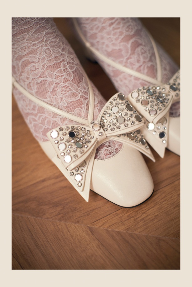 "فالينتنو" تفاجئ عشاق الدار والموضة بأول مجموعة تحمل توقيع Alessandro Michele... مزيج بين سمات العلامة ولمسة المصمم الخاصة 