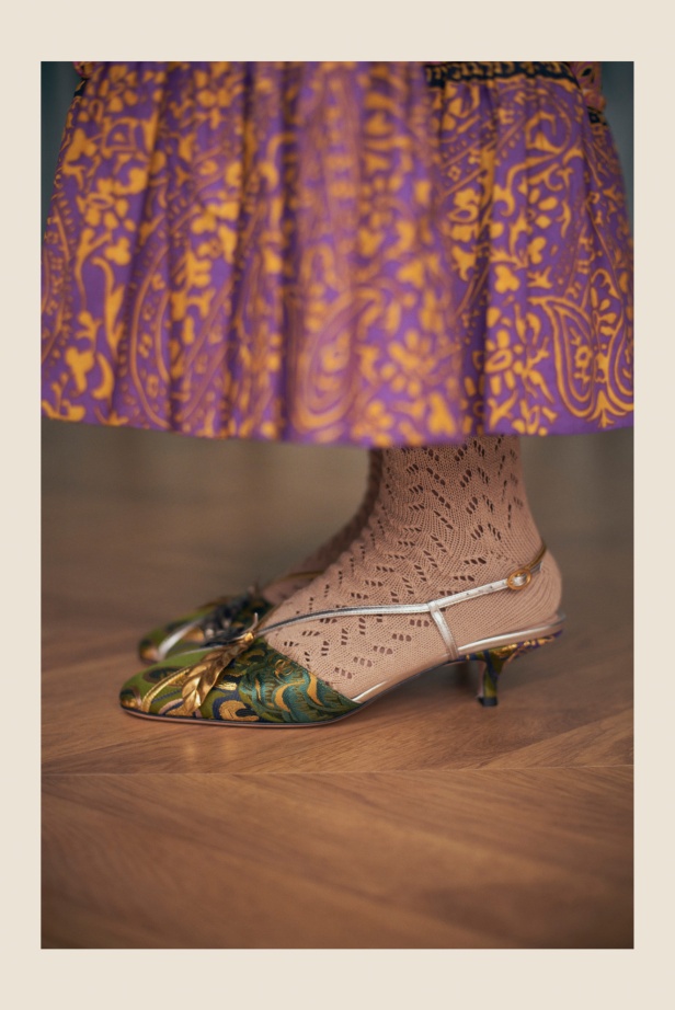 "فالينتنو" تفاجئ عشاق الدار والموضة بأول مجموعة تحمل توقيع Alessandro Michele... مزيج بين سمات العلامة ولمسة المصمم الخاصة 