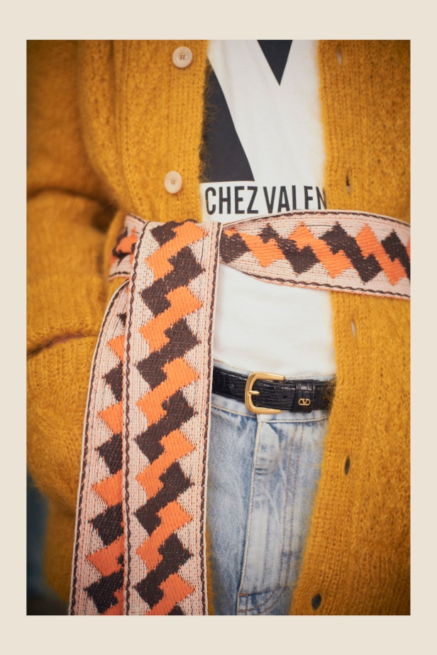 "فالينتنو" تفاجئ عشاق الدار والموضة بأول مجموعة تحمل توقيع Alessandro Michele... مزيج بين سمات العلامة ولمسة المصمم الخاصة 