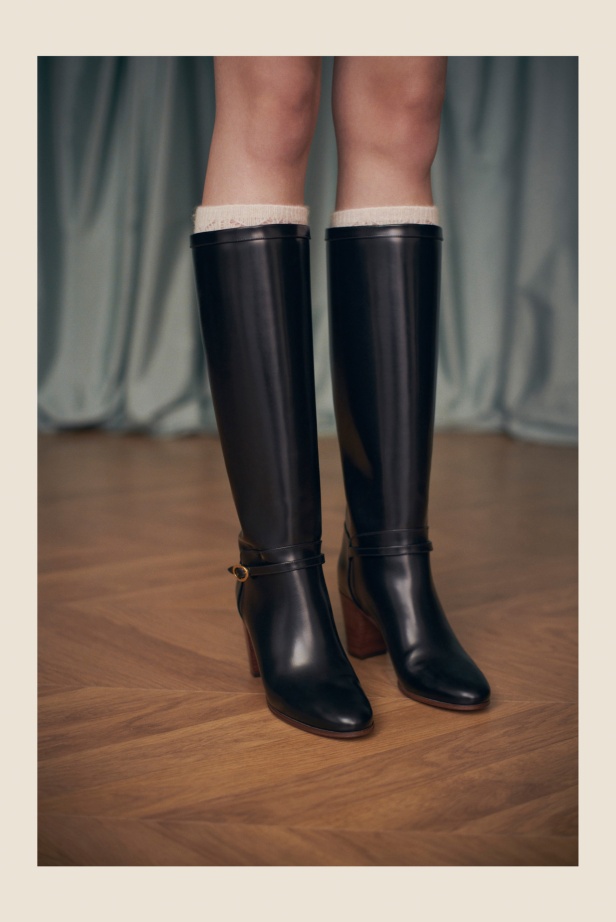 "فالينتنو" تفاجئ عشاق الدار والموضة بأول مجموعة تحمل توقيع Alessandro Michele... مزيج بين سمات العلامة ولمسة المصمم الخاصة 