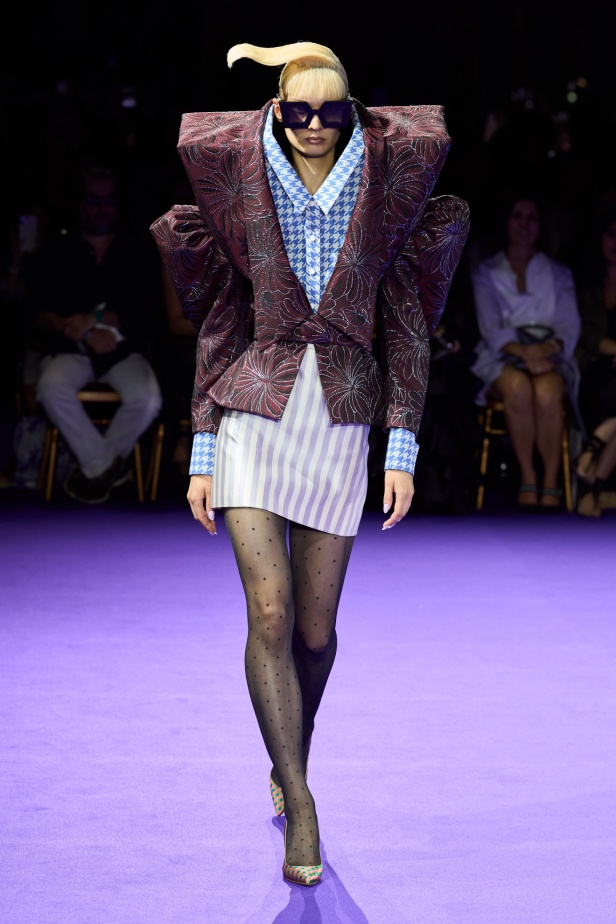 مجموعة Viktor&Rolf للهوت كوتور لموسم خريف 2024