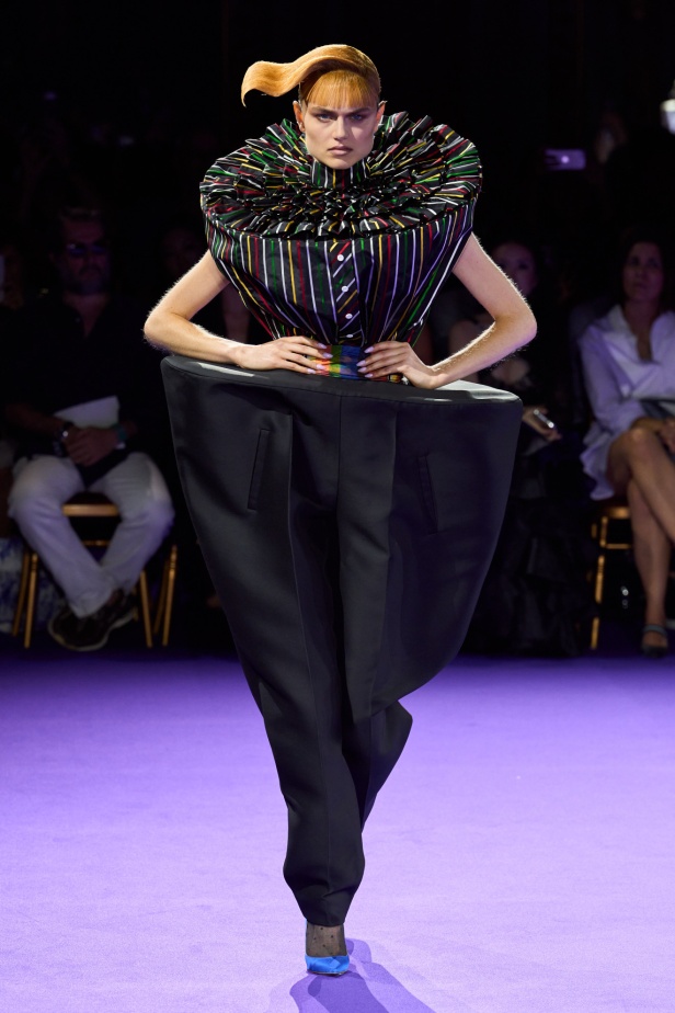 مجموعة Viktor&Rolf للهوت كوتور لموسم خريف 2024