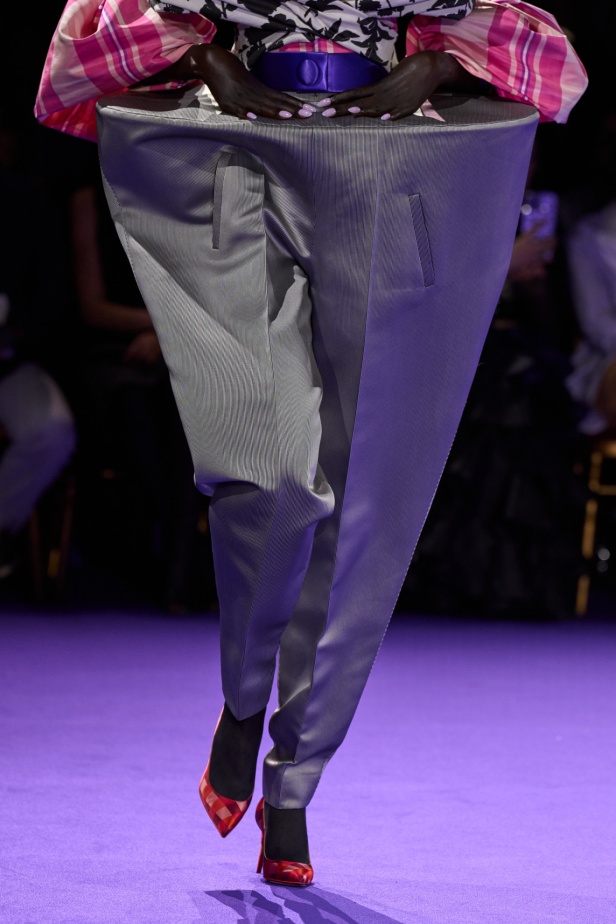 مجموعة Viktor&Rolf للهوت كوتور لموسم خريف 2024