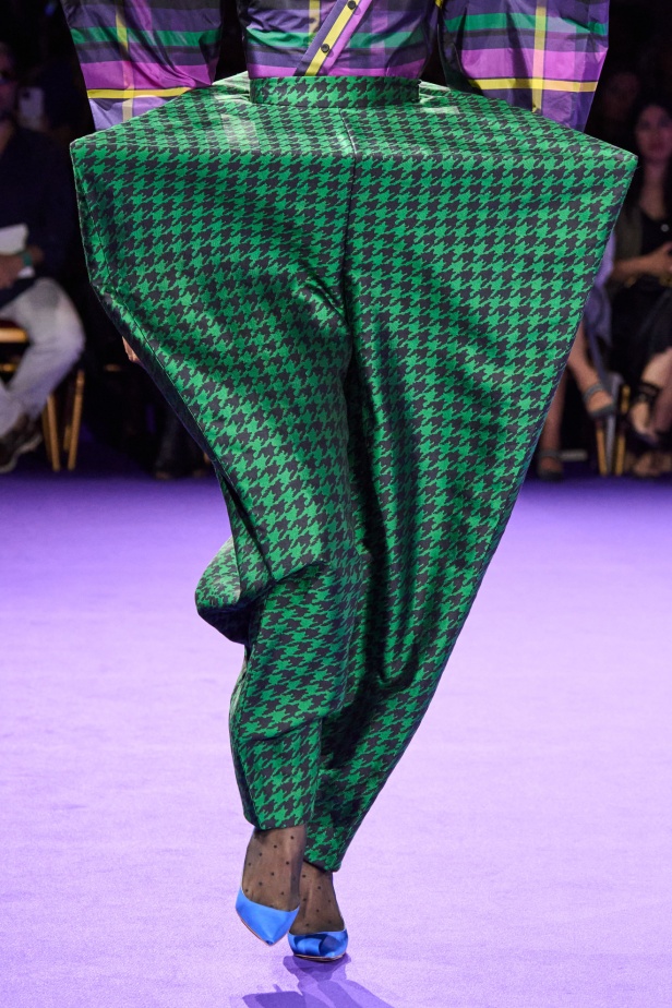 مجموعة Viktor&Rolf للهوت كوتور لموسم خريف 2024