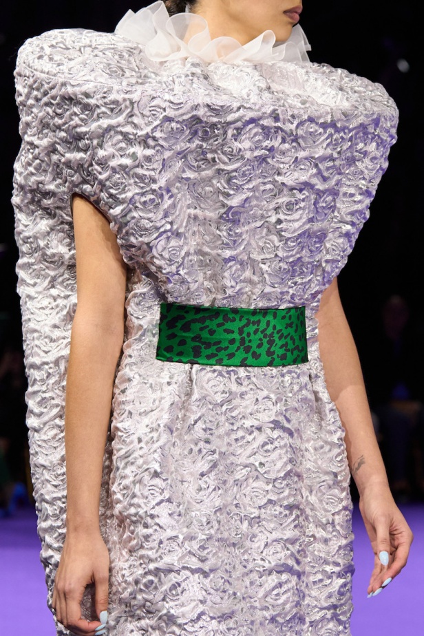 مجموعة Viktor&Rolf للهوت كوتور لموسم خريف 2024