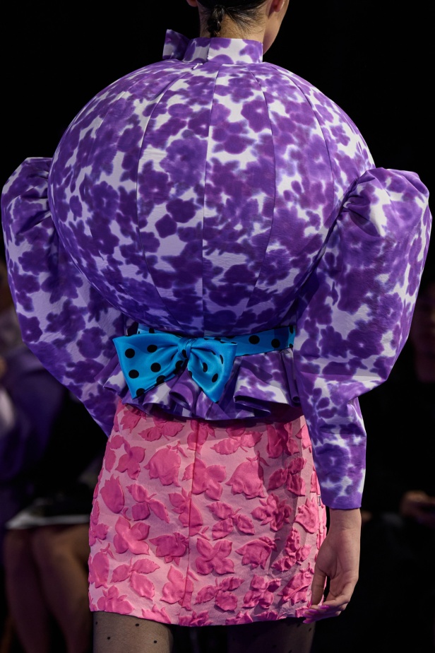 مجموعة Viktor&Rolf للهوت كوتور لموسم خريف 2024