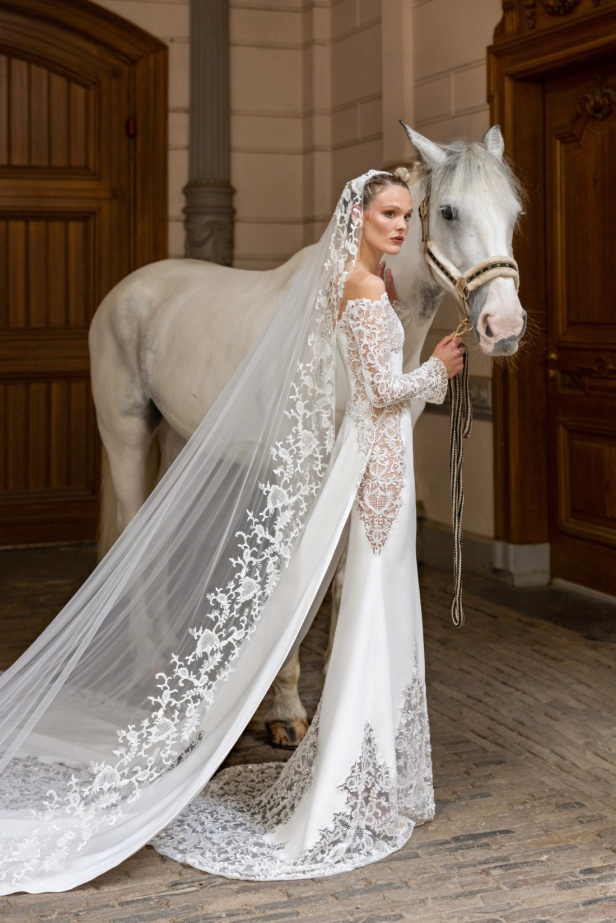 إبداع وأناقة في مجموعة رامي قاضي "Meydan" لخريف وشتاء 2024-2025... تجسيد روح الفروسية برقيّ وأنوثة لا مثيل لهما