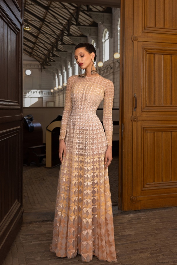 إبداع وأناقة في مجموعة رامي قاضي "Meydan" لخريف وشتاء 2024-2025... تجسيد روح الفروسية برقيّ وأنوثة لا مثيل لهما