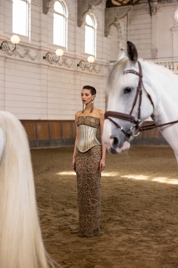 إبداع وأناقة في مجموعة رامي قاضي "Meydan" لخريف وشتاء 2024-2025... تجسيد روح الفروسية برقيّ وأنوثة لا مثيل لهما