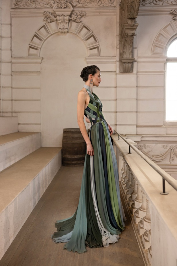 إبداع وأناقة في مجموعة رامي قاضي "Meydan" لخريف وشتاء 2024-2025... تجسيد روح الفروسية برقيّ وأنوثة لا مثيل لهما