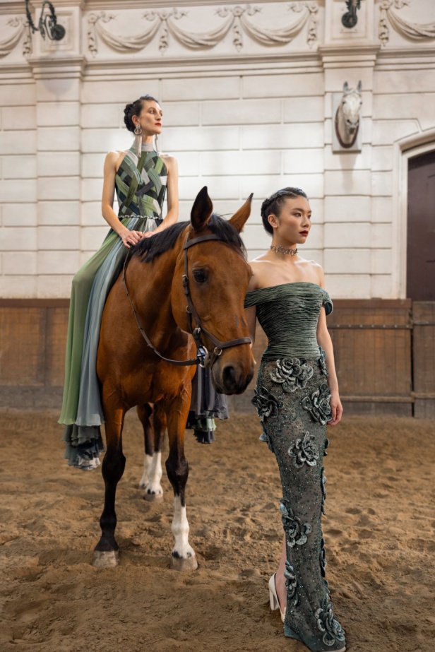 إبداع وأناقة في مجموعة رامي قاضي "Meydan" لخريف وشتاء 2024-2025... تجسيد روح الفروسية برقيّ وأنوثة لا مثيل لهما