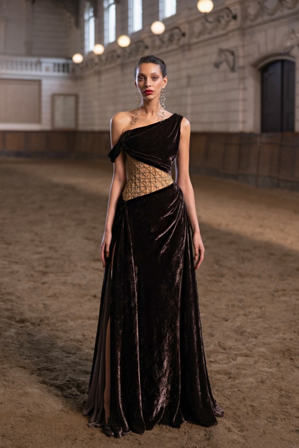 إبداع وأناقة في مجموعة رامي قاضي "Meydan" لخريف وشتاء 2024-2025... تجسيد روح الفروسية برقيّ وأنوثة لا مثيل لهما