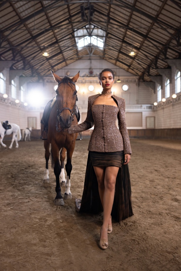 إبداع وأناقة في مجموعة رامي قاضي "Meydan" لخريف وشتاء 2024-2025... تجسيد روح الفروسية برقيّ وأنوثة لا مثيل لهما