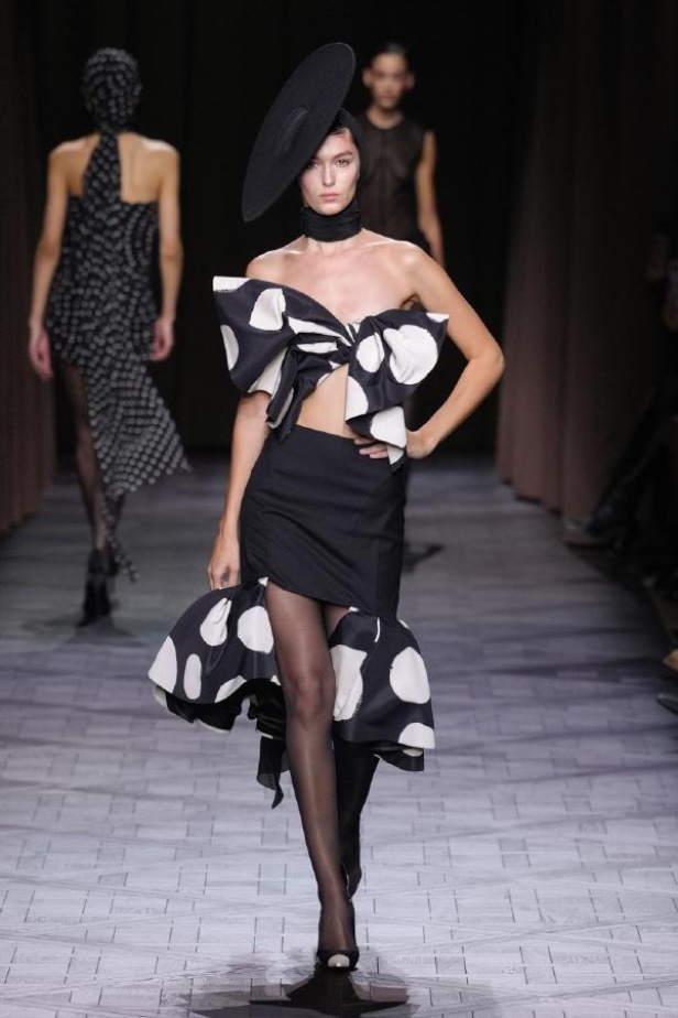 مجموعة Nina Ricci لربيع وصيف 2025 في باريس