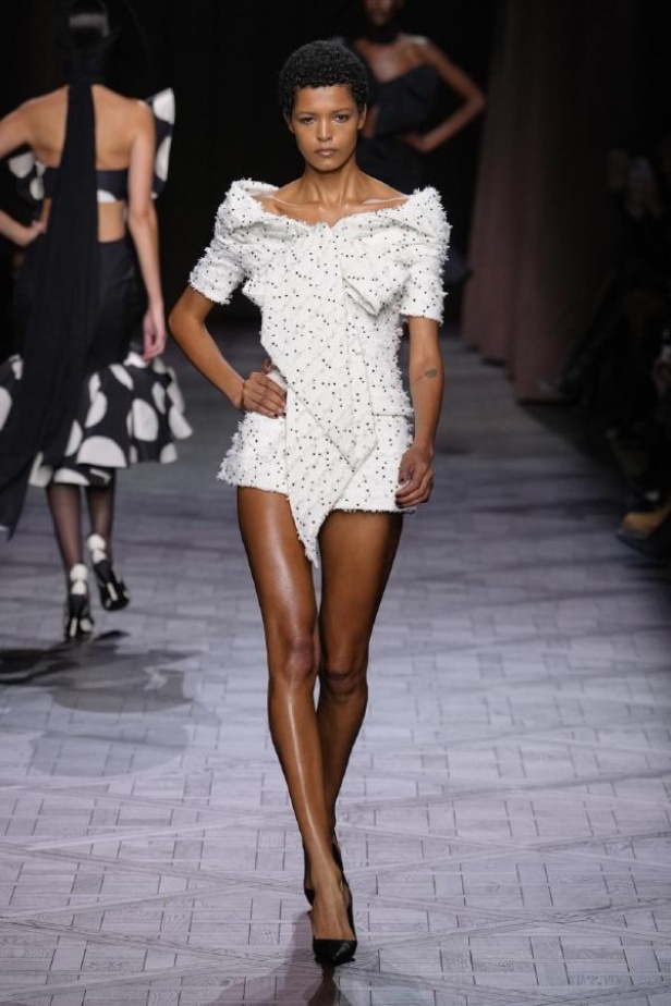 مجموعة Nina Ricci لربيع وصيف 2025 في باريس