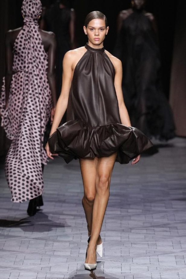 مجموعة Nina Ricci لربيع وصيف 2025 في باريس