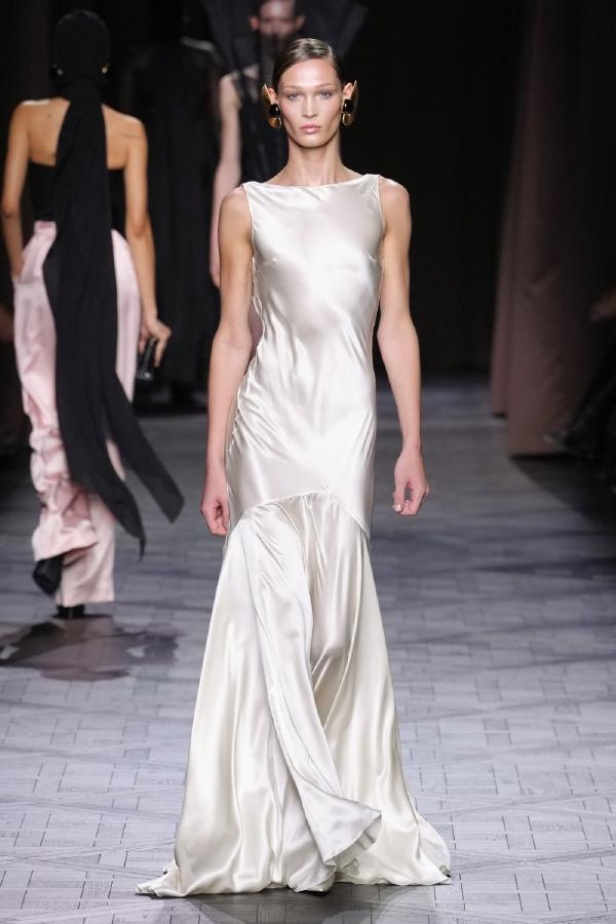 مجموعة Nina Ricci لربيع وصيف 2025 في باريس