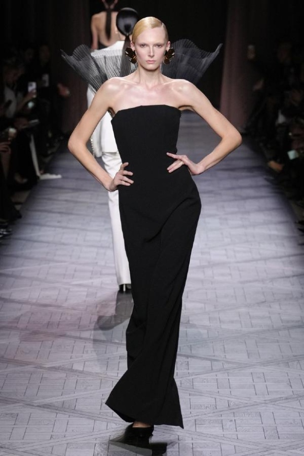 مجموعة Nina Ricci لربيع وصيف 2025 في باريس