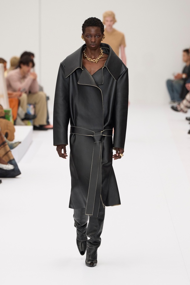 من مجموعة Acne Studios ربيع و صيف 2025