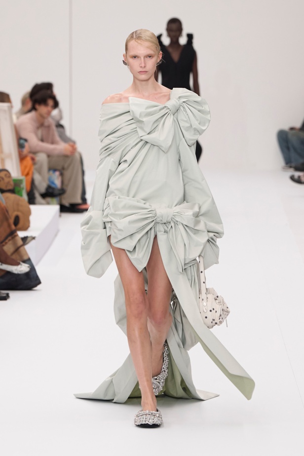 من مجموعة Acne Studios ربيع و صيف 2025