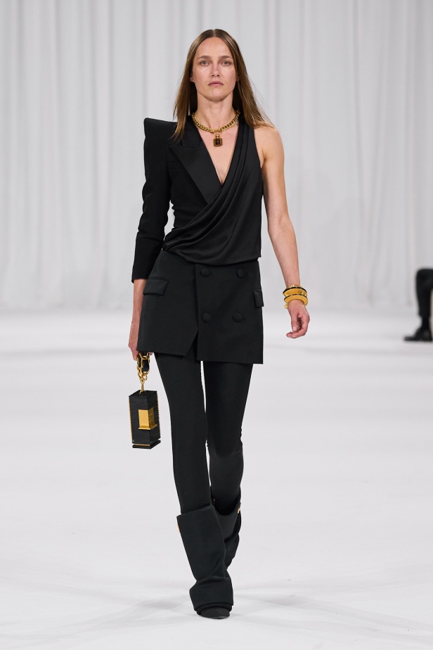 عودة إلى الجذور في مجموعة بالمان لربيع 2025