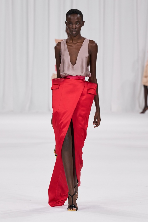 عودة إلى الجذور في مجموعة بالمان لربيع 2025