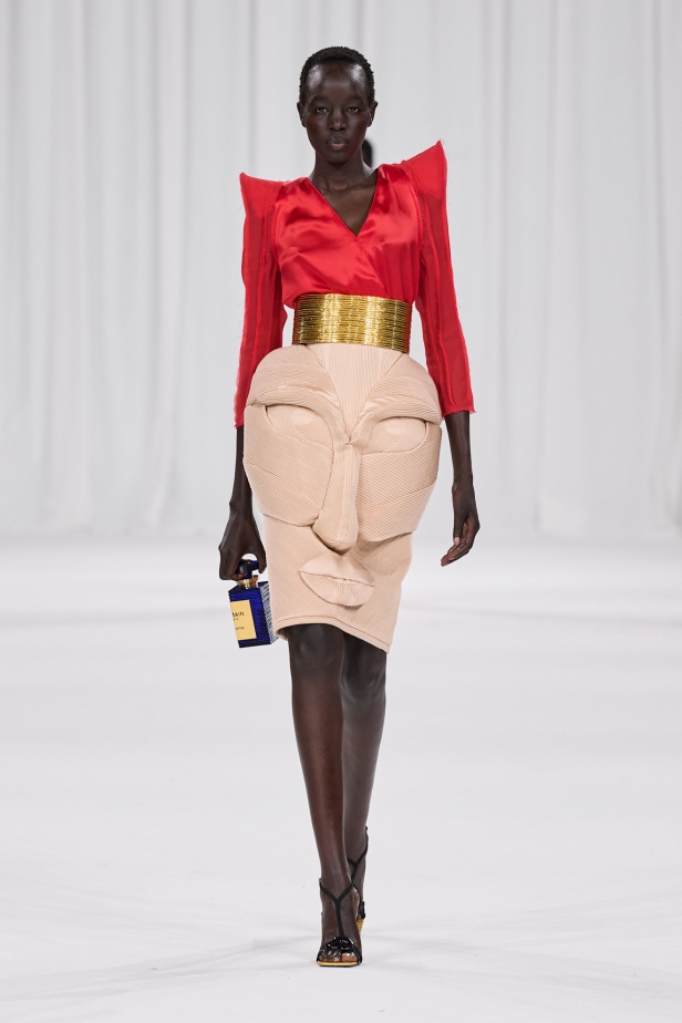 عودة إلى الجذور في مجموعة بالمان لربيع 2025