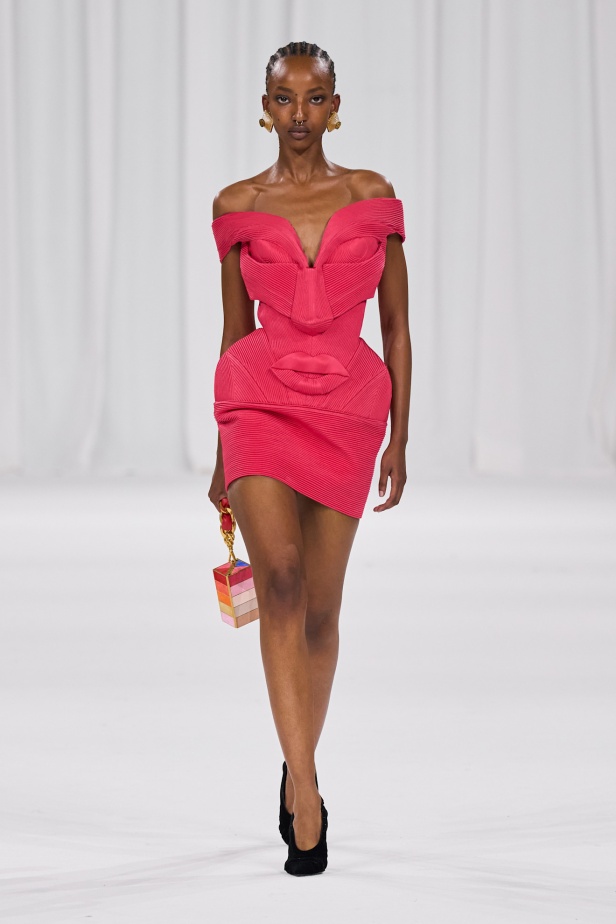 عودة إلى الجذور في مجموعة بالمان لربيع 2025