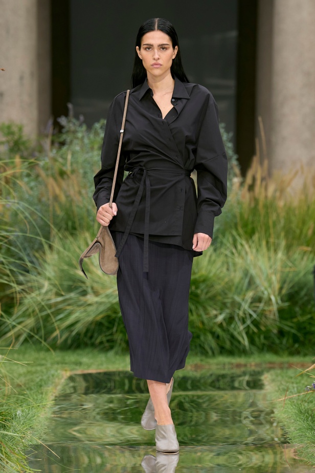 مجموعة Out of Office من Boss لربيع وصيف 2025