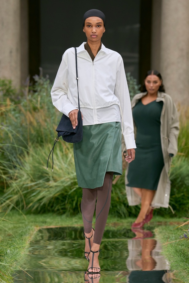 مجموعة Out of Office من Boss لربيع وصيف 2025