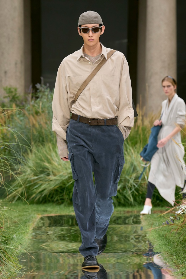 مجموعة Out of Office من Boss لربيع وصيف 2025