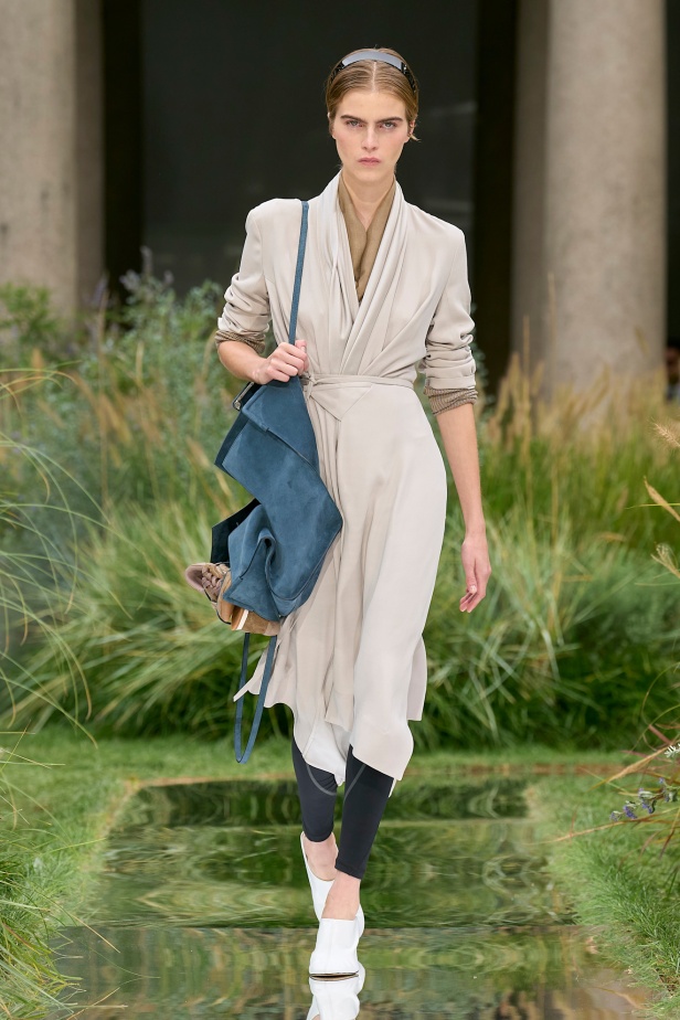 مجموعة Out of Office من Boss لربيع وصيف 2025