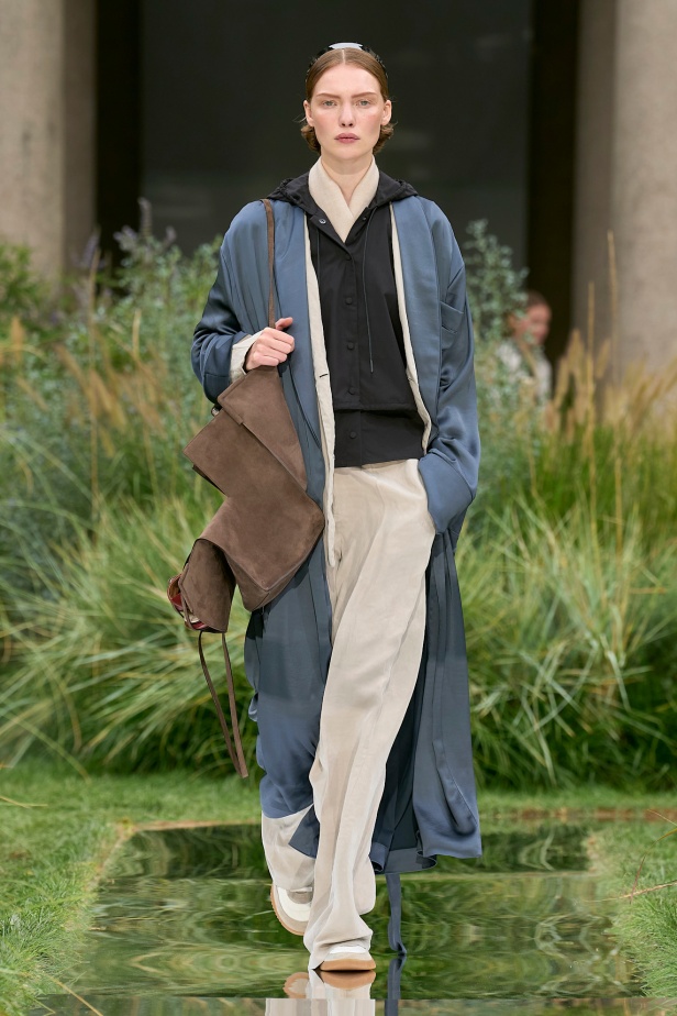 مجموعة Out of Office من Boss لربيع وصيف 2025