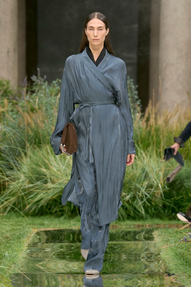 مجموعة Out of Office من Boss لربيع وصيف 2025