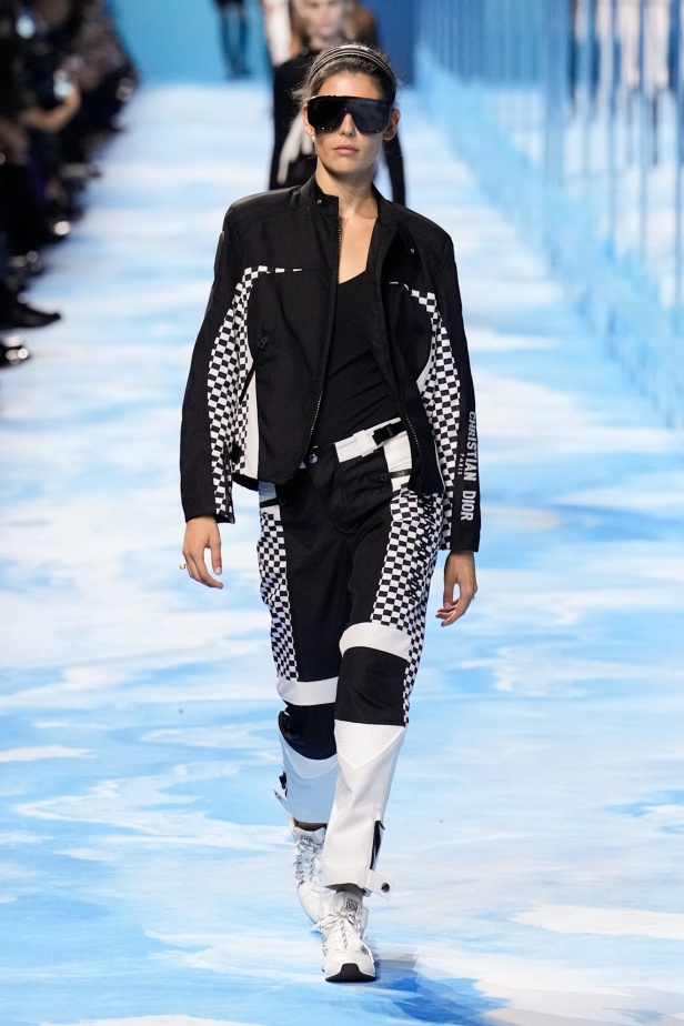 مجموعة Dior لربيع وصيف 2025... "ماريا غراتسيا كيوري" تستكشف تقاطع الموضة مع الرياضة وتعود إلى أرشيف السيد ديور