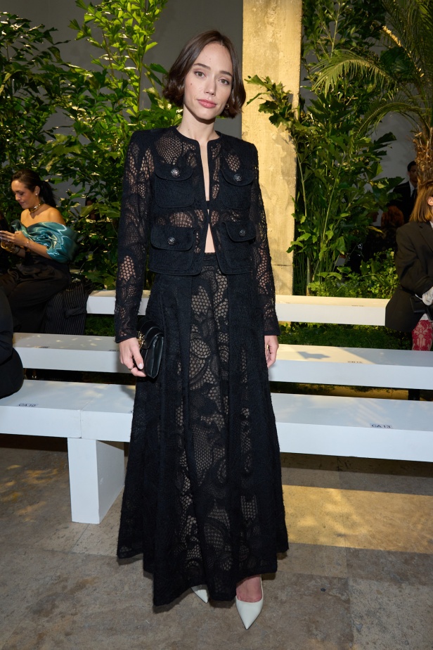 مجموعة ايلي صعب تسافر بنا إلى صحراء السافانا الساحرة