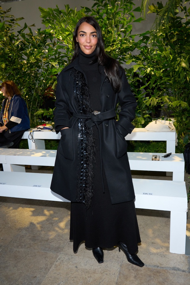 مجموعة ايلي صعب تسافر بنا إلى صحراء السافانا الساحرة