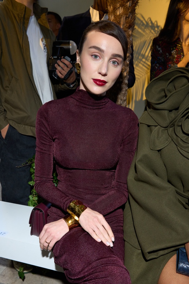 مجموعة ايلي صعب تسافر بنا إلى صحراء السافانا الساحرة