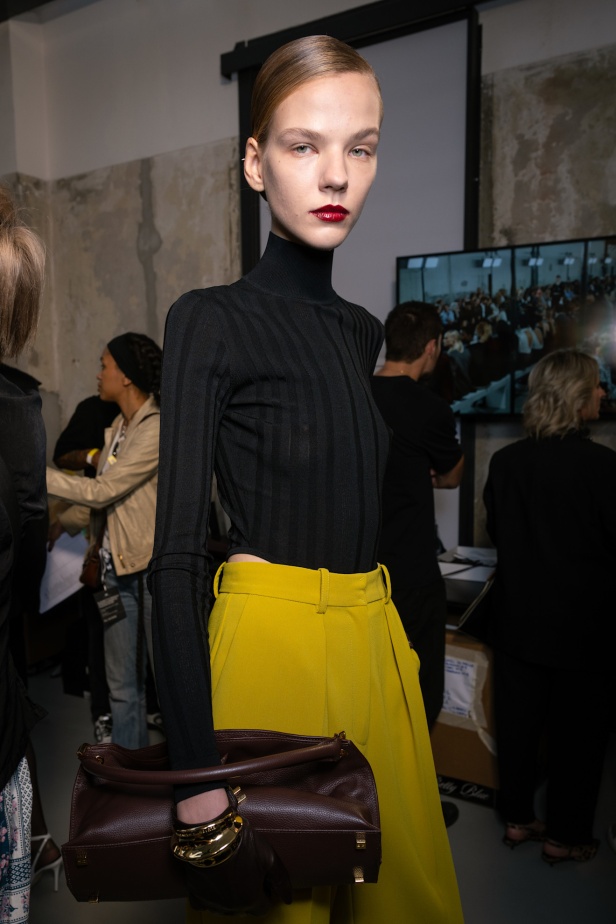 مجموعة Elisabetta Franchi لربيع وصيف 2025 تعكس صورة المرأة القوية 