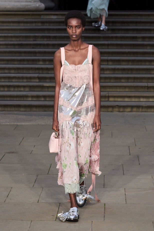 مجموعة Erdem لربيع وصيف 2025