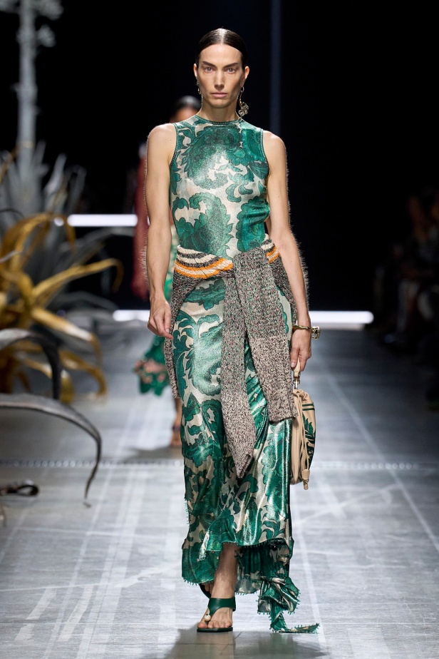 مجموعة Etro لربيع وصيف 2025