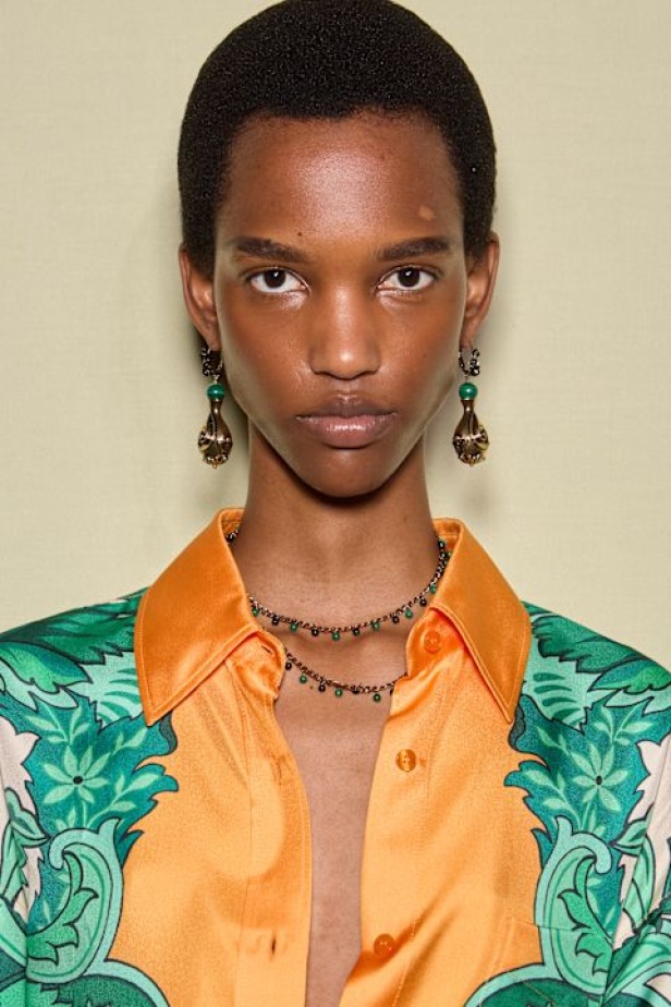 مجموعة Etro لربيع وصيف 2025 تمتلئ بالطاقة الإبداعية