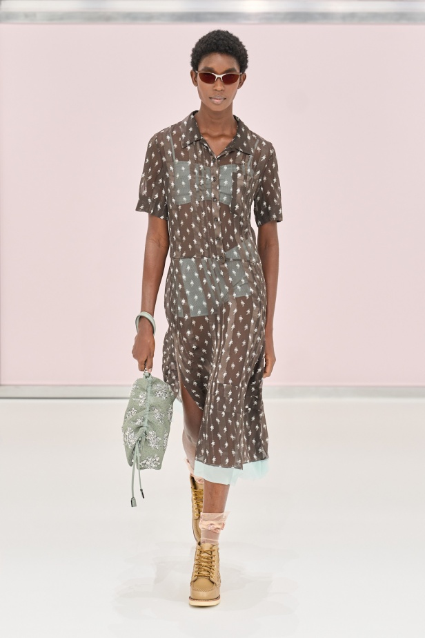 مجموعة Fendi ربيع وصيف 2025 للملابس الجاهزة