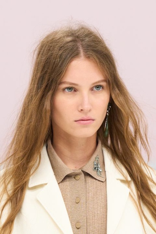 مجموعة Fendi ربيع وصيف 2025 للملابس الجاهزة