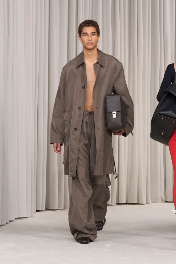 مجموعة Ferragamo ربيع و صيف 2025