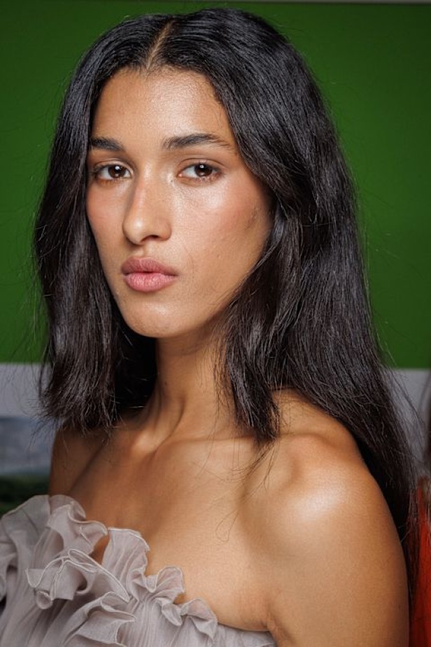 عرض أزياء مجموعة Alberta Ferretti لربيع وصيف 2025