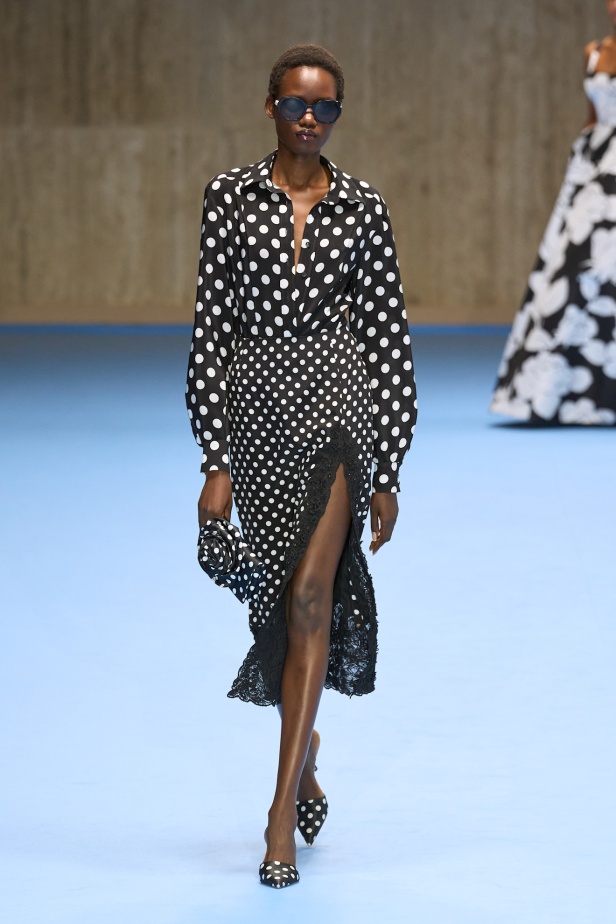 عرض أزياء  Carolina Herrera لربيع وصيف 2024-2025