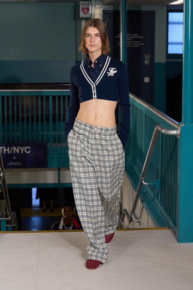 مجموعة Tommy Hilfiger لربيع وصيف 2025