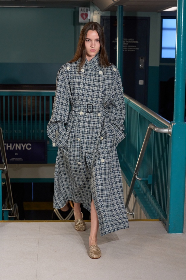 مجموعة Tommy Hilfiger لربيع وصيف 2025