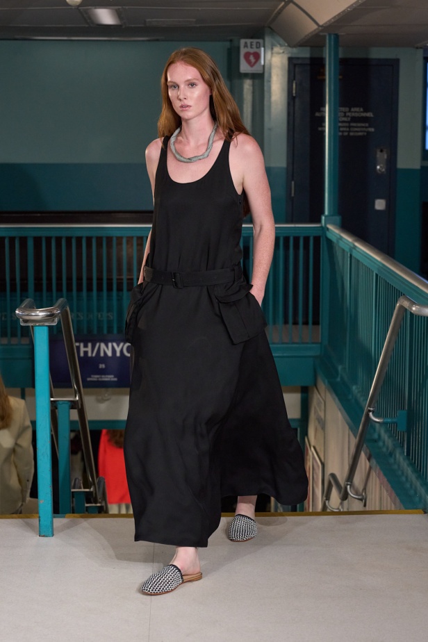 مجموعة Tommy Hilfiger لربيع وصيف 2025